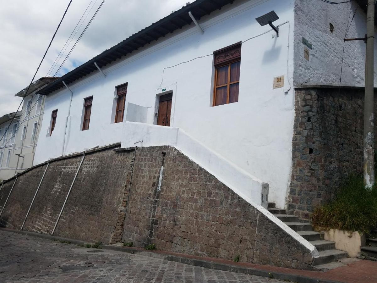 Hotel Colonial - Casa Francisco Quito Exterior photo